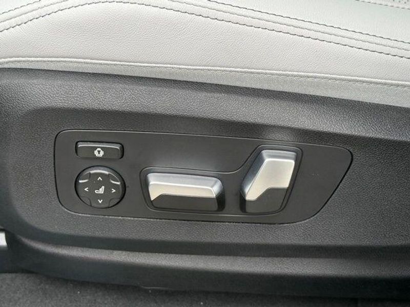 New 2026 BMW X5 sDrive40iImage 18