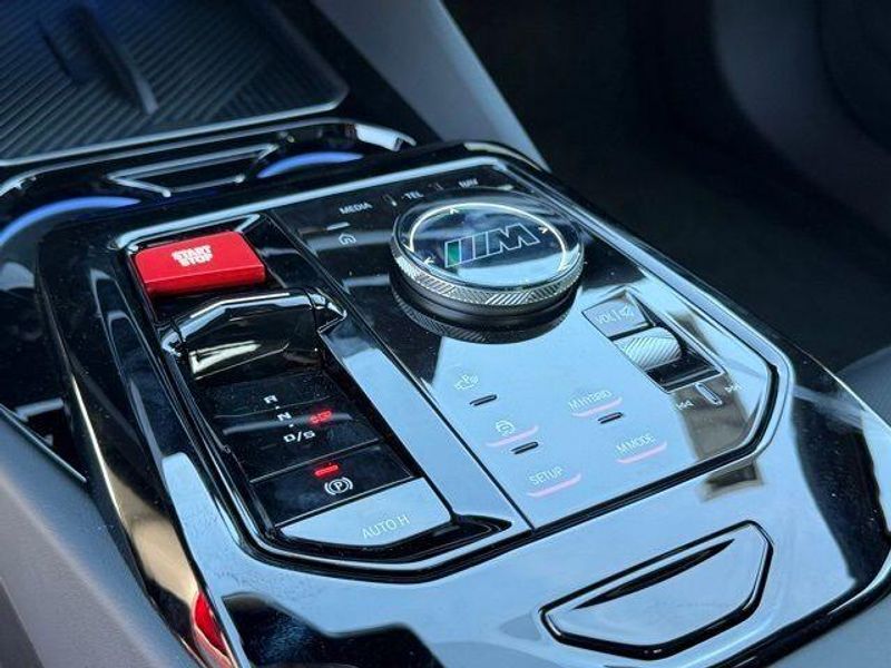 New 2026 BMW M5 BaseImage 22