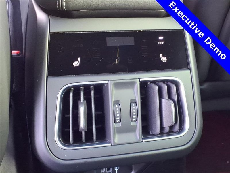 New 2025 Maserati Grecale ModenaImage 14