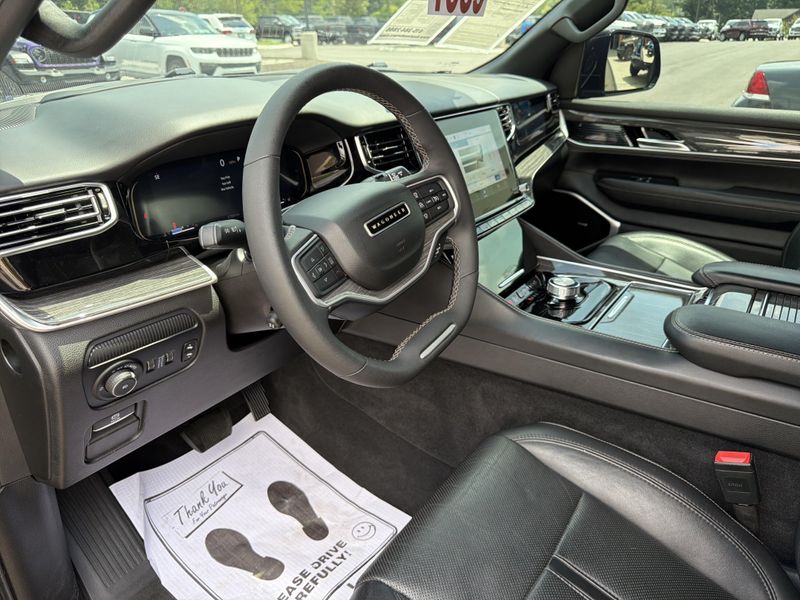 2022 Jeep Wagoneer Series IIIImage 39