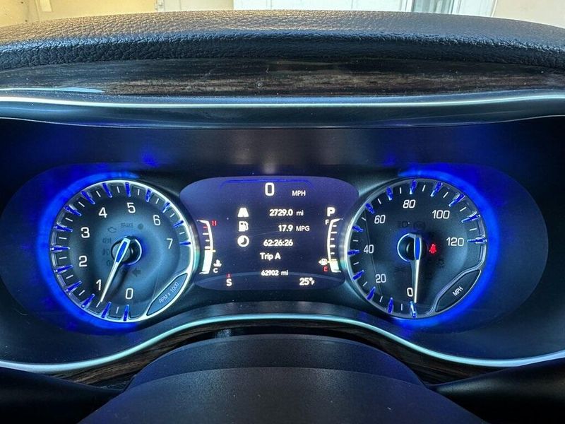 2023 Chrysler Pacifica LimitedImage 34