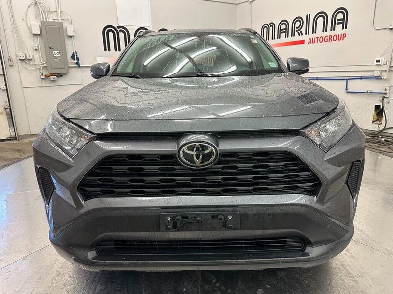 2021 Toyota RAV4 LEImage 10