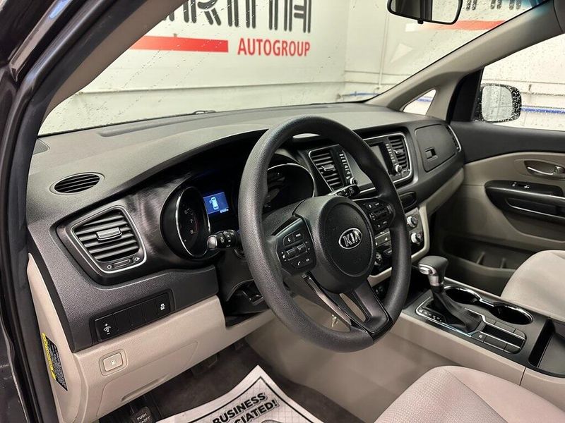 2021 Kia Sedona LXImage 19