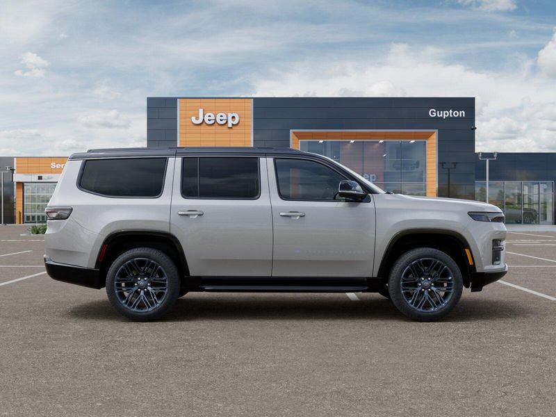 2026 Jeep Grand Wagoneer 85th Anniversary Edition 4x4Image 21