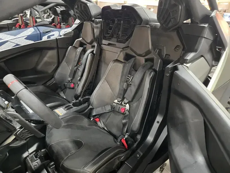 NEW 2026 CAN-AM MAVERICK R X RC WITH SMARTSHOX 999T DCT Image 23