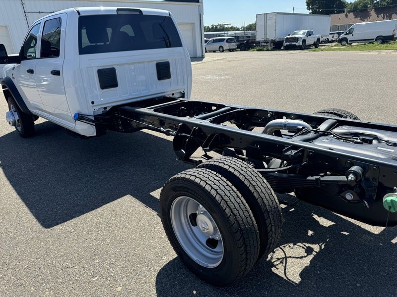 2024 RAM 5500 Tradesman Chassis Crew Cab 4x4 84