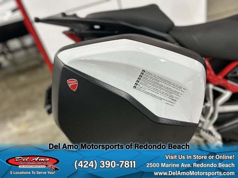 2024 Ducati MULTISTRADA V4 S TRAVEL & RADAR SPOKED WHEELS Image 4