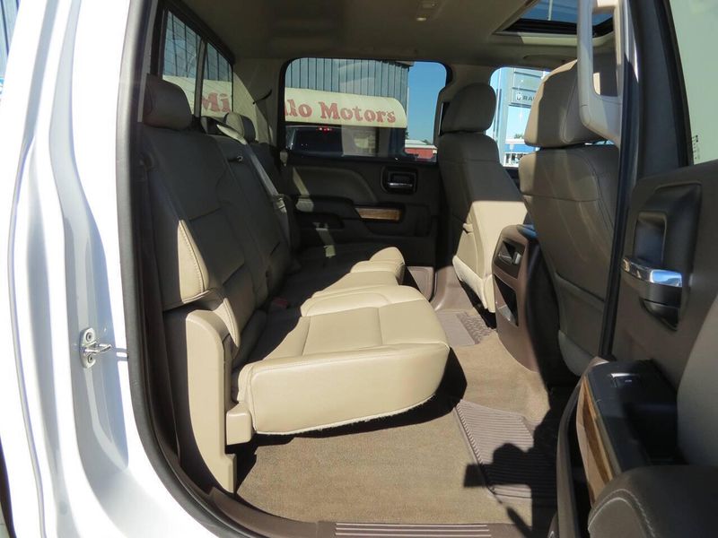 Used 2016 Chevrolet Silverado 1500 LTZ 4x4 4dr Crew Cab 5.8 ft. SBImage 28