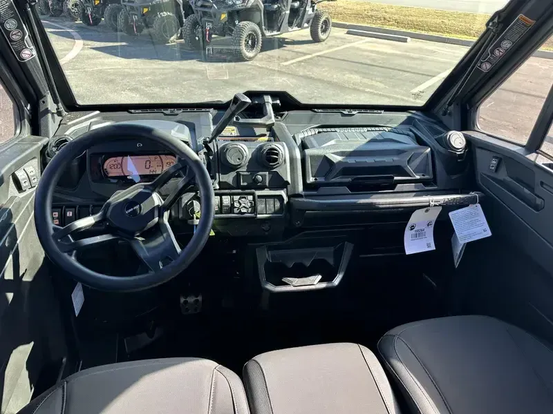2025 Can-Am DEFENDER LIMITED CAB HD10 DESERT TAN AND STEALTH BLACK Image 3