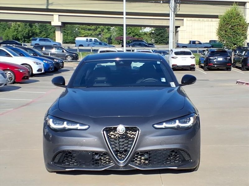 Used 2024 Alfa Romeo Giulia TiImage 4