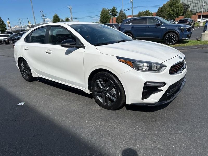2021 Kia Forte GT-Line photo 4