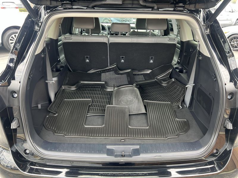 Used 2023 Toyota Highlander LImage 26