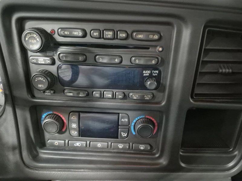 2005 Chevrolet Silverado 3500 DRW LTImage 26