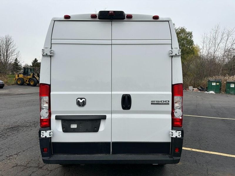 2023 RAM ProMaster 2500 High RoofImage 12