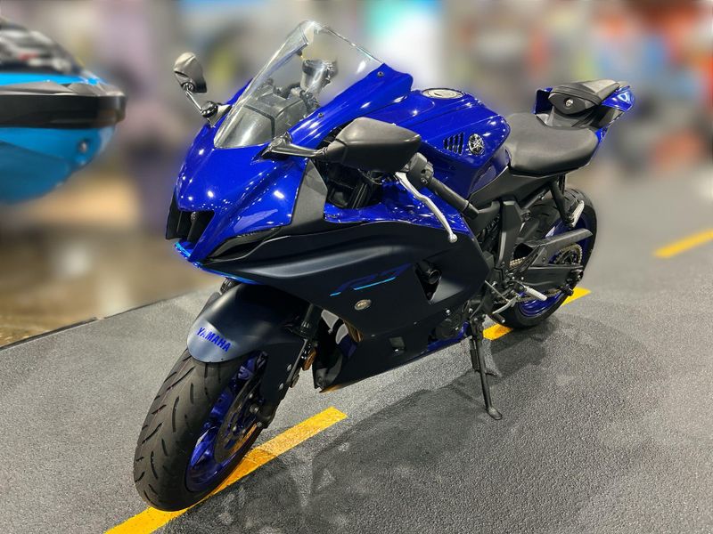 Used 2023 Yamaha YZF-R7 Image 18