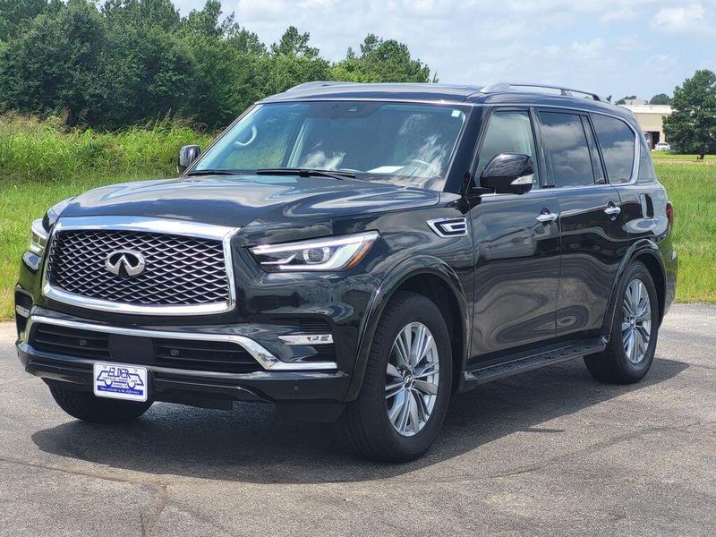 2023 INFINITI QX80 LuxeImage 3