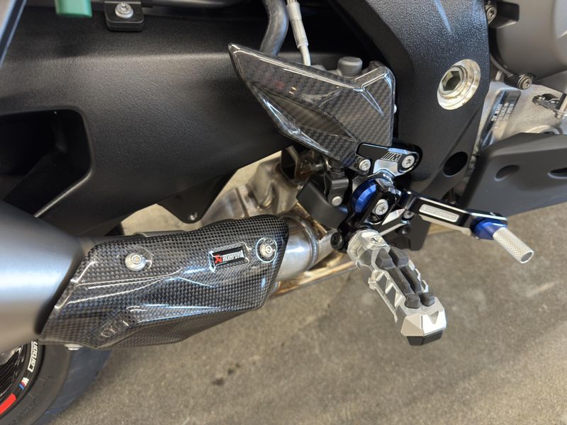 2025 BMW M 1000 XR - BLACK STORM METALLIC