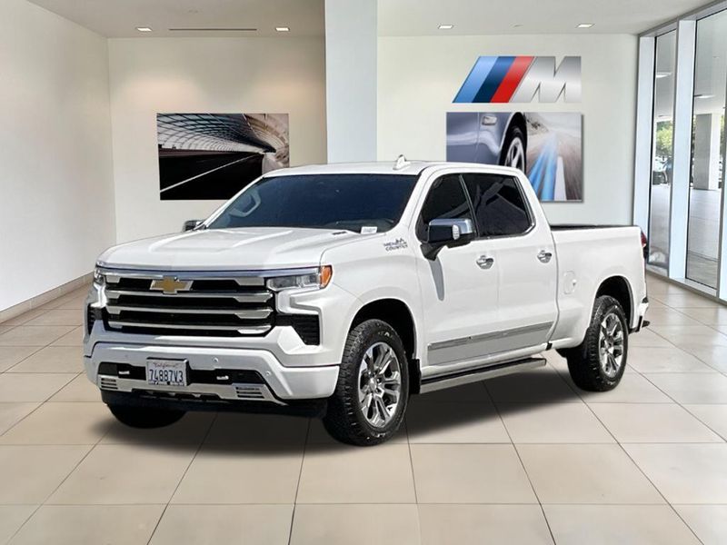 2023 Chevrolet Silverado 1500 High CountryImage 2
