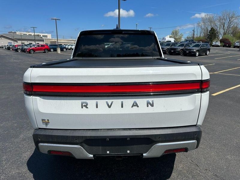 2022 Rivian R1T Adventure photo 14