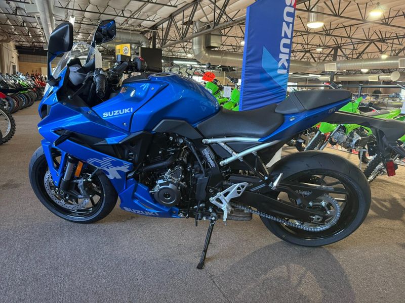 New 2026 Suzuki GSX-8R Image 11