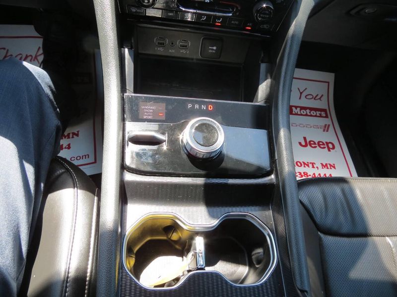 Used 2024 Jeep Grand Cherokee L Limited 4x4 4dr SUVImage 29