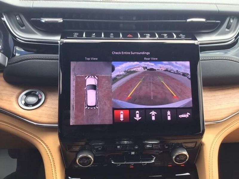 2025 Jeep Grand Cherokee L Summit Reserve 4x4Image 15