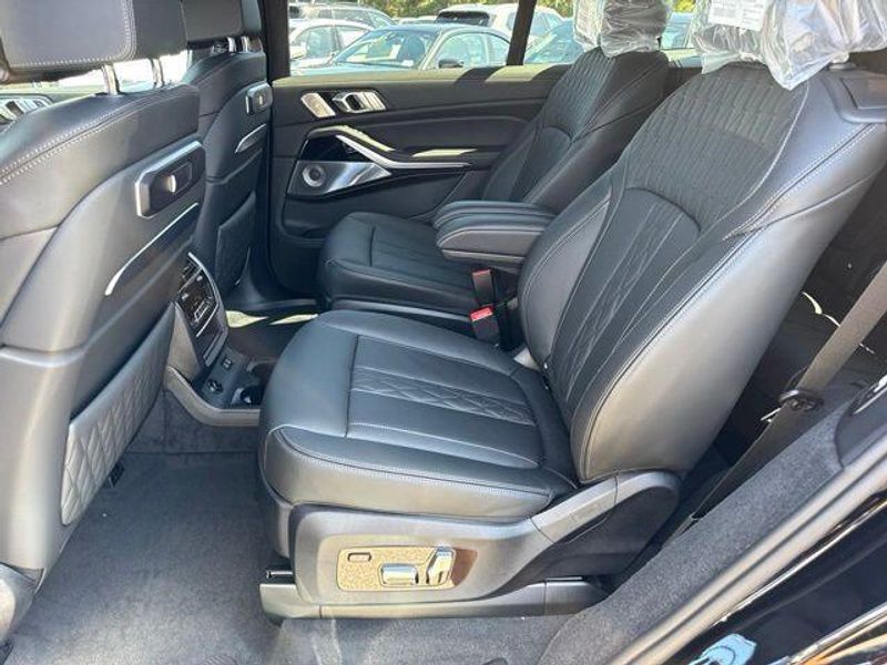 New 2026 BMW X7 ALPINA XB7Image 32