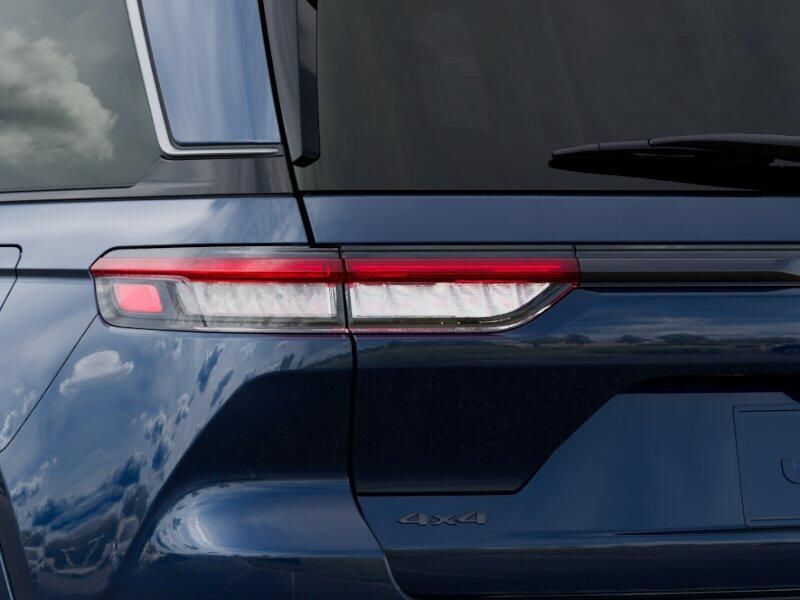 New 2027 Jeep Grand Cherokee Limited Reserve 4x4Image 9