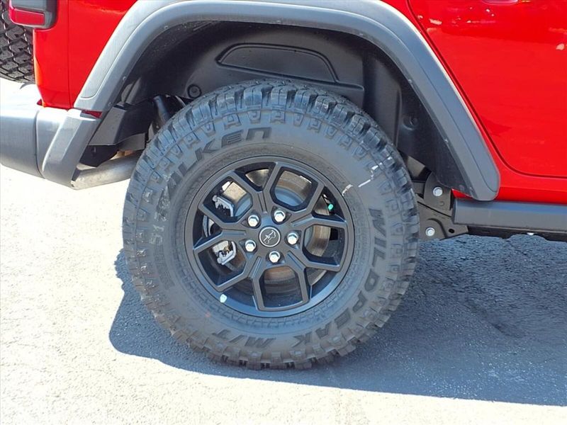 2025 Jeep Wrangler Unlimited Willys photo 3