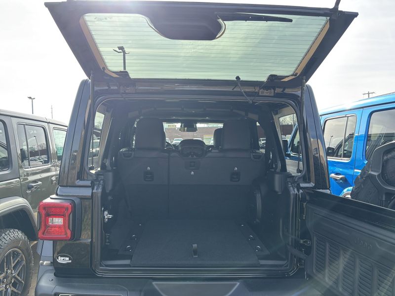 New 2026 Jeep Wrangler 4-door Rubicon XImage 10