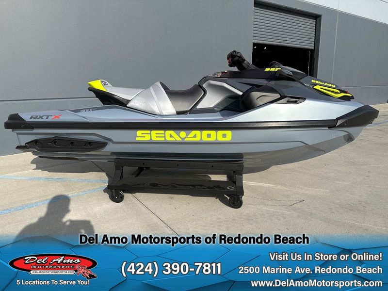 2024 Sea-Doo RXT-X 325 (SOUND SYSTEM) Image 2