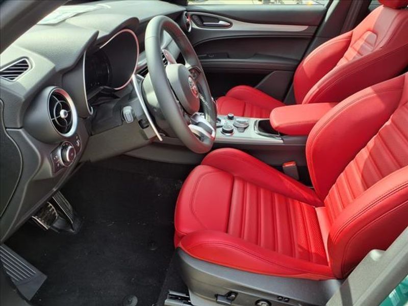 New 2025 Alfa Romeo Stelvio AwdImage 15