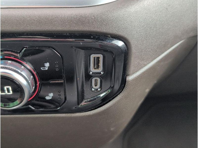 Used 2025 GMC Sierra 1500 SLTImage 19