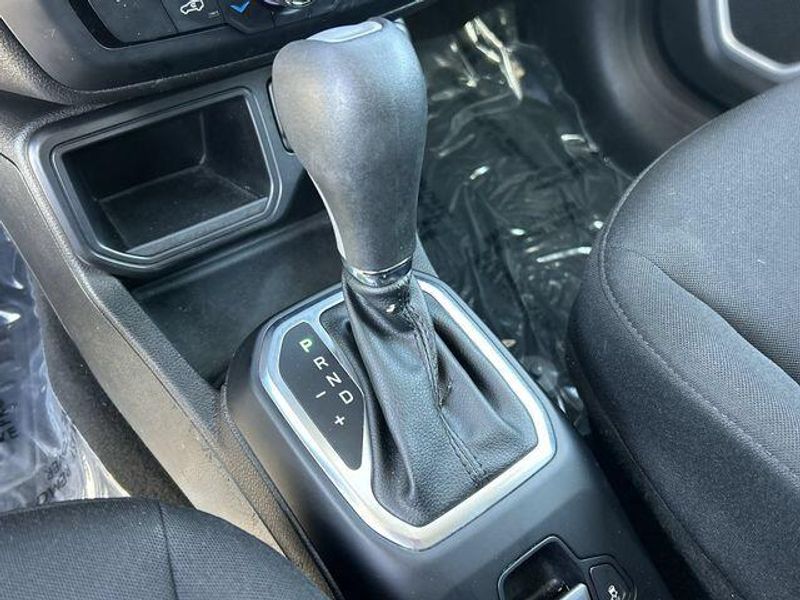Used 2018 Jeep Renegade LatitudeImage 28