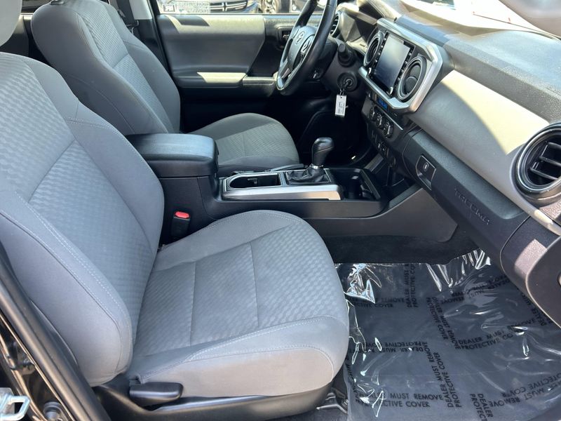 Used 2022 Toyota Tacoma SR5Image 11