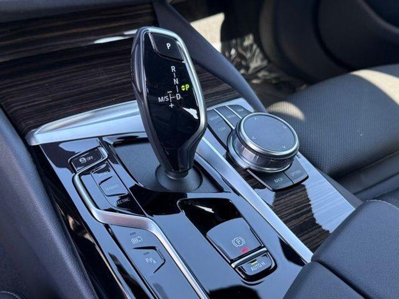 Used 2023 BMW 5 Series 530e iPerformanceImage 27