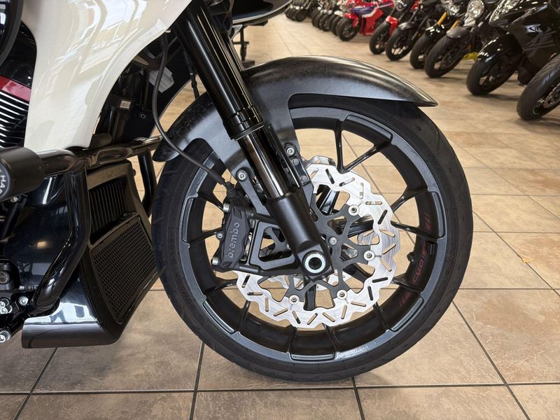 Used 2024 Harley-Davidson ROAD GLIDE CVO ST Image 19