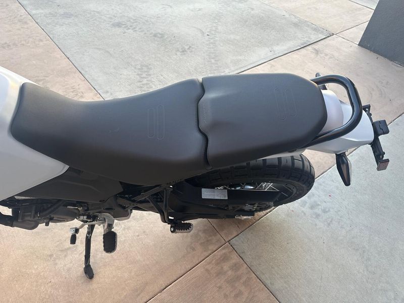 2025 Ducati Desertx Image 2