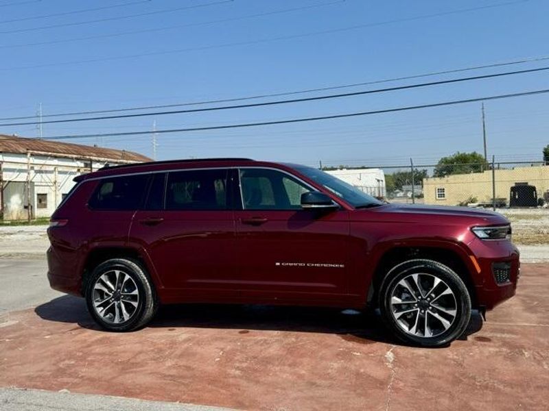 2024 Jeep Grand Cherokee L Overland 4x4Image 4