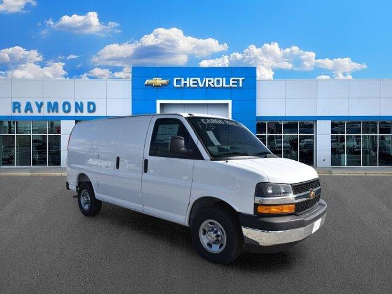 New 2026 Chevrolet Express 2500 Work VanImage 11