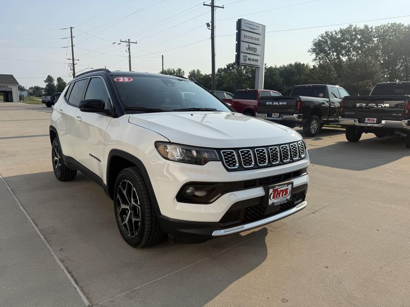 Used 2025 Jeep Compass LimitedImage 34