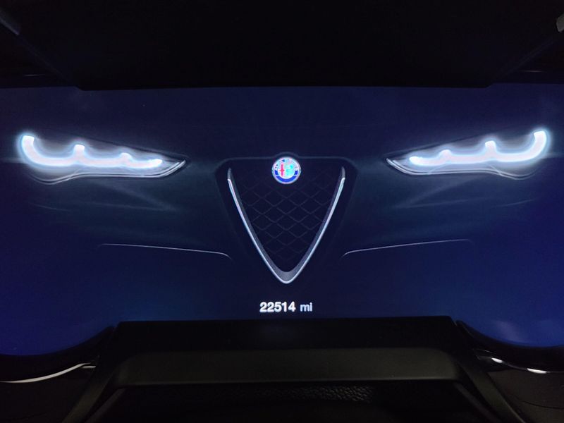 Used 2024 Alfa Romeo Stelvio Ti AWD w/Sunroof & NavImage 31