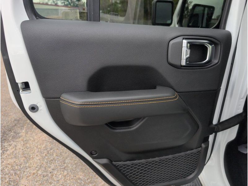 New 2026 Jeep Wrangler 4-door SaharaImage 34