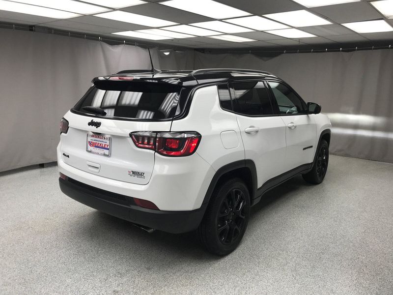 Used 2022 Jeep Compass AltitudeImage 16