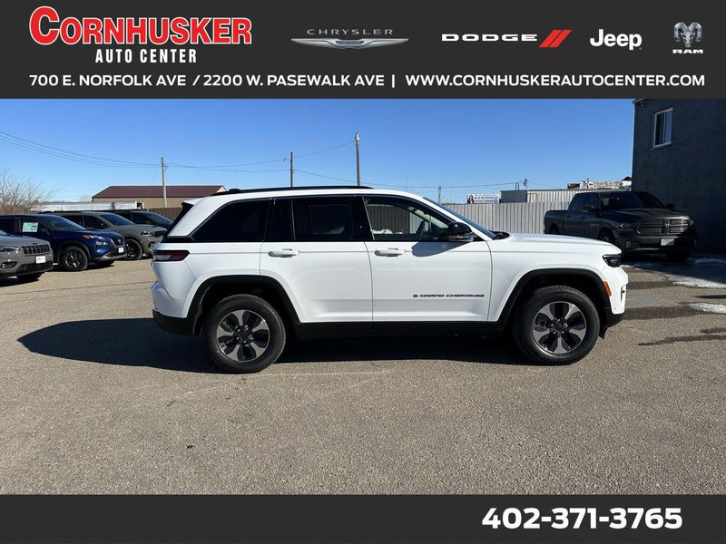 2022 Jeep Grand Cherokee 4xeImage 1