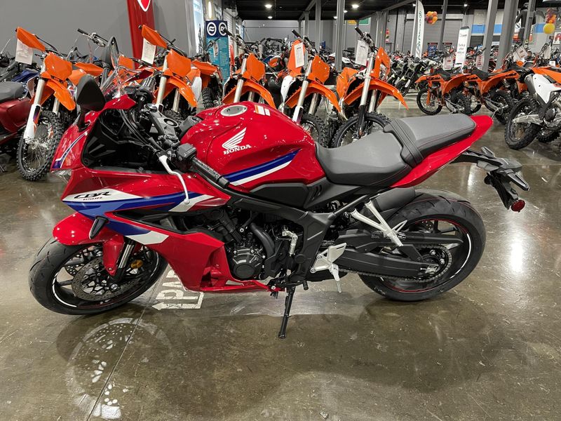 New 2024 Honda CBR650R ABS Image 12