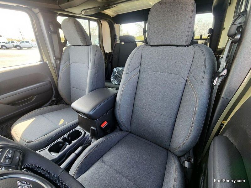 New 2025 Jeep Gladiator Willys 4x4