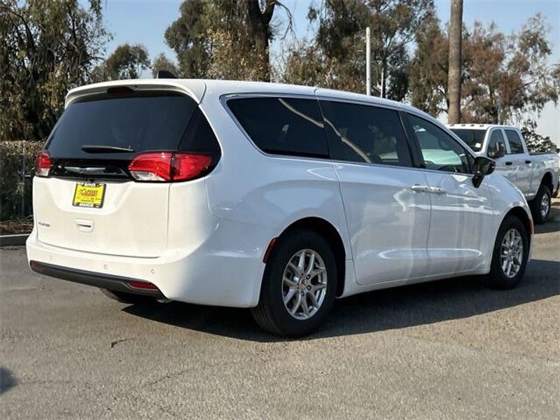 2025 Chrysler VoyagerImage 12