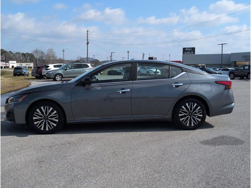 Used 2024 Nissan Altima 2.5 SVImage 2