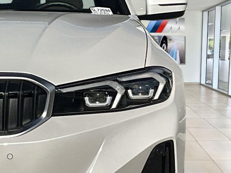 2024 BMW 3 Series 330iImage 12